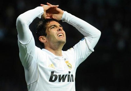 Kaka vẫn chưa thể rời khỏi Real Madrid