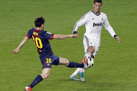 Những câu hỏi lớn của bóng đá thế giới năm 2013 - 1 Cuộc chiến giữa C.Ronaldo và Messi trong năm 2013 vẫn rất hấp dẫn
