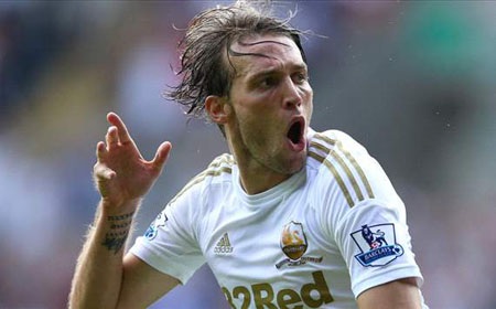 Ngôi sao số 1 Swansea có cơ hội khoác áo tuyển Tây Ban Nha - 1 Phong độ ấn tượng của Michu đã thuyết phục HLV Del Bosque trao cho anh suất ở ĐT Tây Ban Nha
