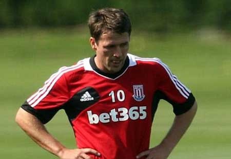 Owen nuối tiếc vì đã không rời MU từ năm ngoái