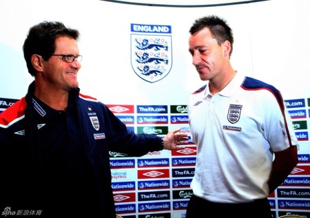 Chùm ảnh: Nhìn lại sự nghiệp lẫy lừng của Terry ở ĐT Anh - 7 Kể từ khi Capello nhậm chức, ông khá ưu ái Terry