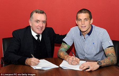 Agger chính thức “buộc” tương lai của Liverpool