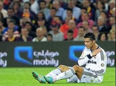 Bất chấp chấn thương vai, C.Ronaldo vẫn cày ải cùng ĐTQG