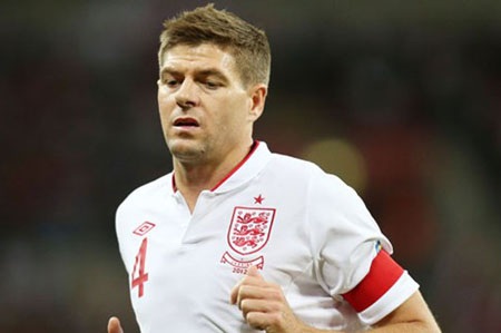 Gerrard sẽ trở lại vào đeo băng đội trưởng trong trận đấu đêm nay