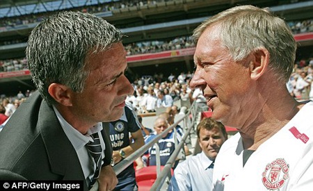 Mourinho từ chối kế vị Alex Ferguson - 1 Mourinho muốn tiếp tục đối đầu với HLV Alex Ferguson