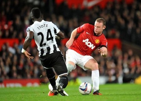 Sơ đồ kim cương - “Chìa khóa” thắng lợi của Alex Ferguson? - 2 Nhưng với số đông hàng tiền vệ giữa sân, sơ đồ này thích hợp cho MU trong trận đấu với Chelsea