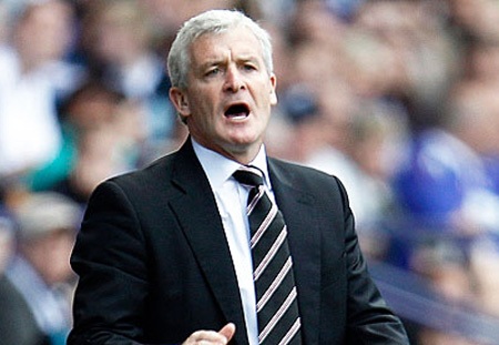 Mark Hughes sẽ là HLV đầu tiên của Premier League “bay ghế” ở mùa giải này