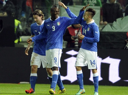 Pháp ngược dòng hạ gục Italia ngay trên đất khách - 2 Mặc dù đã bị đối phương vượt lên dẫn trước...