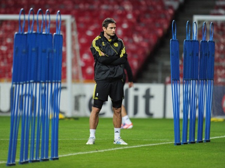 “Gã nhà giàu” Trung Quốc bất ngờ tuyên bố đã sở hữu Lampard - 1 Lampard sẽ theo chân Drogba sang Trung Quốc thi đấu?