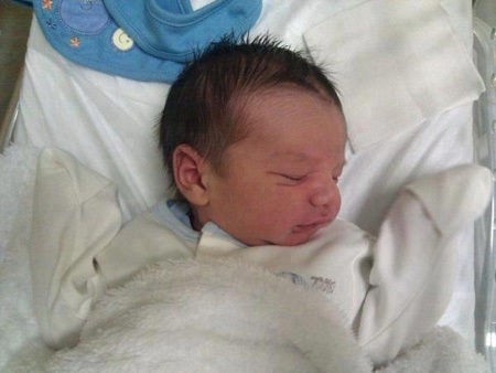 Cậu con trai đầu lòng Thiago của Messi đã chào đời