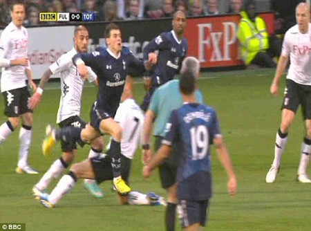 Gareth Bale, "kịch sĩ" tồi nhất Premier League - 1 Ăn vạ trở thành trào lưu ở Premier League