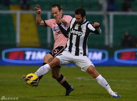 Inter đả bại Napoli, Juventus giành chiến thắng trong ngày Conte trở lại - 2 Ông tiếp tục giúp Juventus khẳng định vị thế ở Serie A bằng thắng lợi trước Palermo