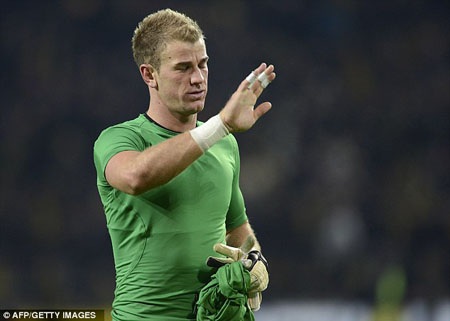 Đội hình kết hợp trong mơ của hai đội bóng thành Manchester - 1 Thủ thành Joe Hart luôn chứng minh vai trò của mình trong màu áo Man City và ĐT Anh