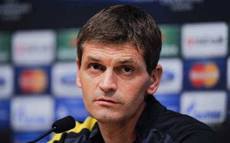 HLV Barcelona bất ngờ phải nhập viện làm phẫu thuật - 1 Tito Vilanova bất ngờ lâm bệnh khi đang thăng hoa cùng Barcelona