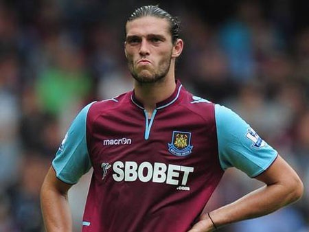 Andy Carroll tiếp tục mang tới nỗi thất vọng khi đầu quân cho West Ham