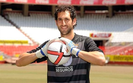 Real Madrid chính thức tìm được thủ môn thay thế Iker Casillas - 1 Diego Lopez, sự lựa chọn thay thế Iker Casillas của Real Madrid