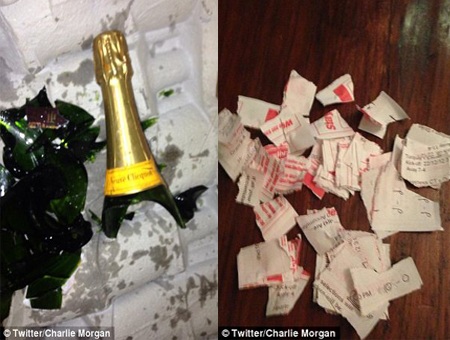 Vỏ chai rượu và hàng loạt tấm vé cá cược