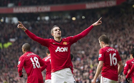 Derby nước Anh và những điều đọng lại - 2 Van Persie tiếp tục cho thấy sự hủy diệt của mình