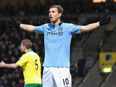 Man City chuẩn bị “dọn sạch” hàng thải để dồn lực tung “bom tấn” - 1 Edin Dzeko nằm trong nhóm những cầu thủ sẽ phải ra đi trong mùa Hè tới
