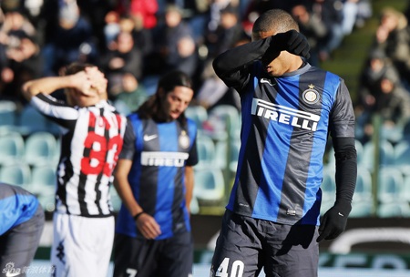Balotelli lập cú đúp giúp AC Milan chiến thắng - 1 Inter tiếp tục trắng tay tại Serie A