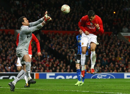 Nhìn lại những cuộc đối đầu giữa Mourinho và Alex Ferguson - 5 Nhìn lại những cuộc đối đầu giữa Mourinho và Alex Ferguson