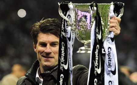Thành công cùng Swansea đã giúp Michael Laudrup được vinh danh