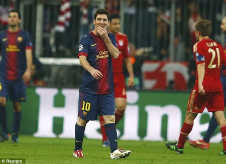 Bayern Munich “vùi dập” Barca: Sức mạnh, sự ma mãnh của “Hùm xám” - 3 Bayern Munich đã ma mãnh khi để mặt sân ướt, chống lại Barcelona