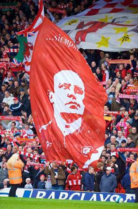 Những CĐV Liverpool phản đối sa thải Benitez