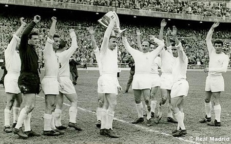 Những kỷ lục “không thể xô đổ” trong làng túc cầu - 3 Những kỷ lục “không thể xô đổ” trong làng túc cầu