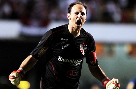 Những kỷ lục “không thể xô đổ” trong làng túc cầu - 7 Trong sự nghiệp, thủ thành