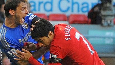 Luis Suarez: Đã đến lúc từ biệt Liverpool - 1 Án phạt của Luis Suarez quá nặng so với dự kiến