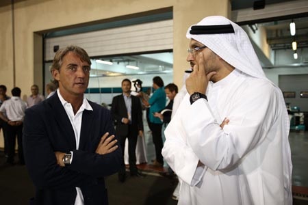 Mancini và một tuần định đoạt tương lai: Ngàn cân treo sợi tóc - 1 Mancini đã bay sang Dubai để gặp gỡ ông chủ Man City
