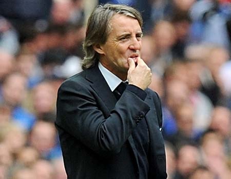Mancini vẫn mỉa mai việc MU sẽ giành chức vô địch - 1 Thày trò Mancini đã tự “dâng” chức vô địch cho MU