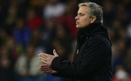 Mourinho trên đường tái ngộ với Chelsea