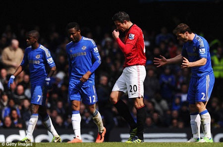 Van Persie đang trải qua “cơn hạn” bàn thắng lịch sử