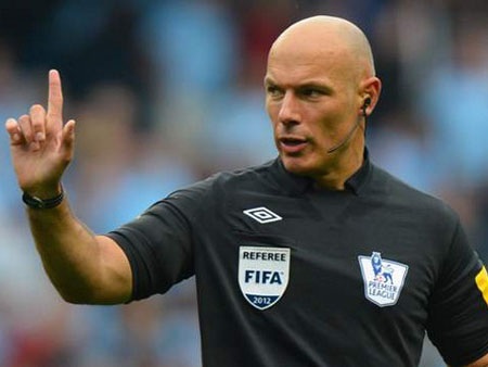 Howard Webb cầm còi trận Real Madrid tiếp B.Dortmund - 1 Việc UEFA cử trọng tài Howard Webb bắt chính gây ra nhiều tranh cãi