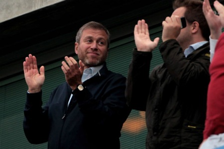 Chelsea sẽ cho Mourinho 100 triệu bảng mua sắm? - 1 Rafa Benitez tiết lộ rằng ông chủ Abramovich sẽ chi 100 triệu bảng nâng cấp Chelsea