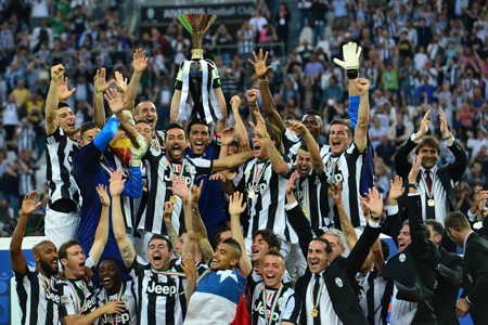 Juventus giương cao Scudetto trong "bữa tiệc" cảm xúc - 4 Juventus giương cao Scudetto đầy xứng đáng trong mùa giải họ thống trị tuyệt đối Serie A