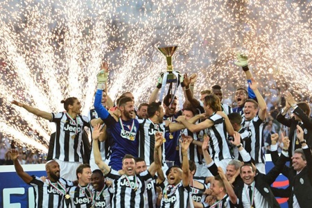 Juventus giương cao Scudetto trong "bữa tiệc" cảm xúc - 5 Juventus giương cao Scudetto đầy xứng đáng trong mùa giải họ thống trị tuyệt đối Serie A