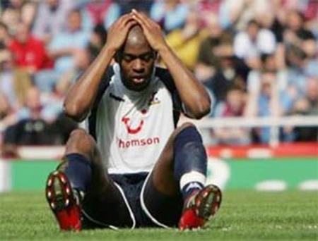 Cuộc đua tốp 4 Premier League: Khi hạnh phúc là tấm chăn hẹp - 3 Mùa giải 2005/06, Arsenal từng vượt mặt Tottenham, giành vé dự Champions League ở vòng đấu cuối