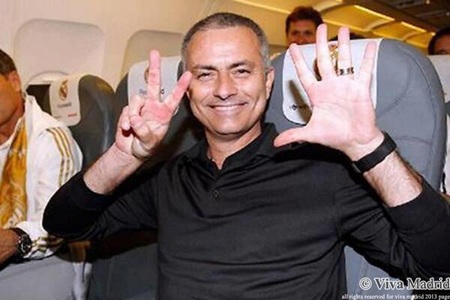 Thất bại tủi hổ của Barcelona và Real Madrid qua lăng kính hài hước - 2 Dù Real Madrid thất bại nhưng Mourinho và các học trò cũng không “buồn”