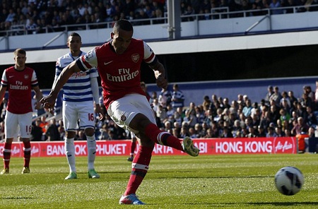 Bàn thắng của Walcott nhanh nhất Premier League mùa này - 1 Walcott đã trở thành cầu thủ ghi bàn nhanh nhất Premier League mùa này