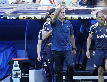 Mourinho sẽ ra mắt tại Chelsea vào cuối tuần này - 1 Mourinho đã trở về London và chuẩn bị nhậm chức tại Chelsea