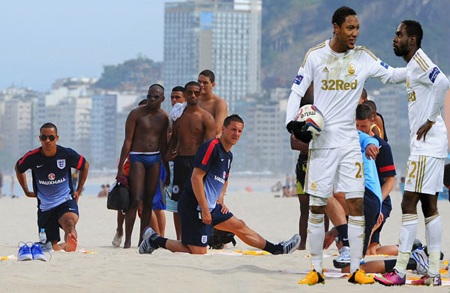 Sự thăng tiến của đội bóng xứ Wales, Swansea khiến người Anh phải kinh ngạc