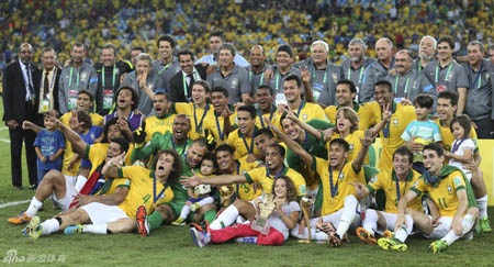 Chùm ảnh: Brazil ngất ngây trong men say chiến thắng - 8 Brazil đã lên ngôi vô địch Confed Cup một cách xứng đáng