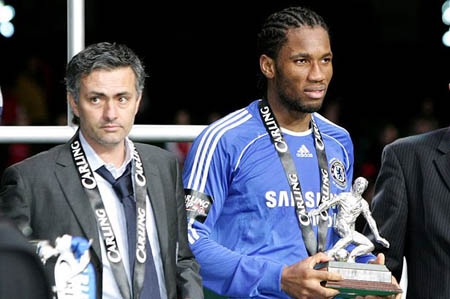 Mourinho đang muốn tái hợp với Drogba