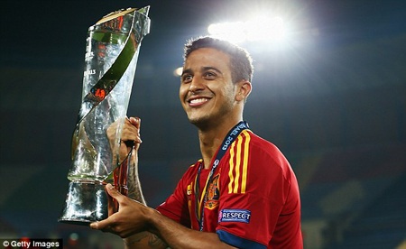MU đưa ra mức lương “siêu khủng” dụ dỗ Thiago Alcantara - 1 Thiago sẽ nhận được mức đãi ngộ “khủng” ở MU