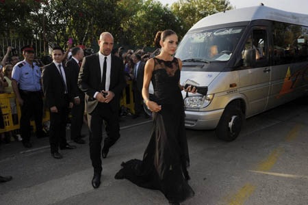 Thủ thành Pep Reina trở về quê nhà để dự đám cưới Xavi