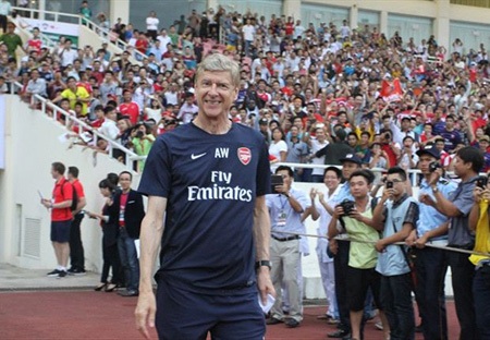 HLV Wenger vẫn lạc quan trên thị trường chuyển nhượng