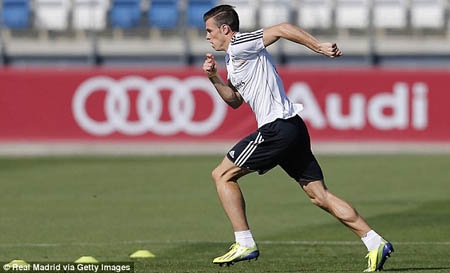 Gareth Bale hừng hực quyết tâm ngay trong buổi tập đầu ở Real Madrid - 2 Tiền vệ này trong buổi ra mắt áo đấu thứ 3 của Real: